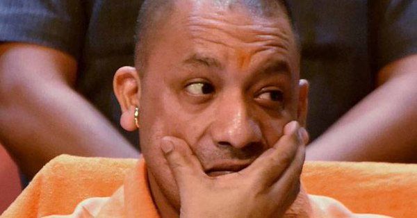 योगी सरकार के कामकाज पर अपने ही उठा रहे सवाल, माननीयों का असंतोष देखने को मिल रहा योगी सरकार के कामकाज पर अपने ही उठा रहे सवाल, माननीयों का असंतोष देखने को मिल रहा