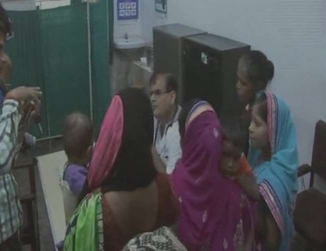 फर्रुखाबाद प्रकरण में डीएम, सीएमओ व सीएमएस का ट्रांसफर फर्रुखाबाद प्रकरण में डीएम, सीएमओ व सीएमएस का ट्रांसफर