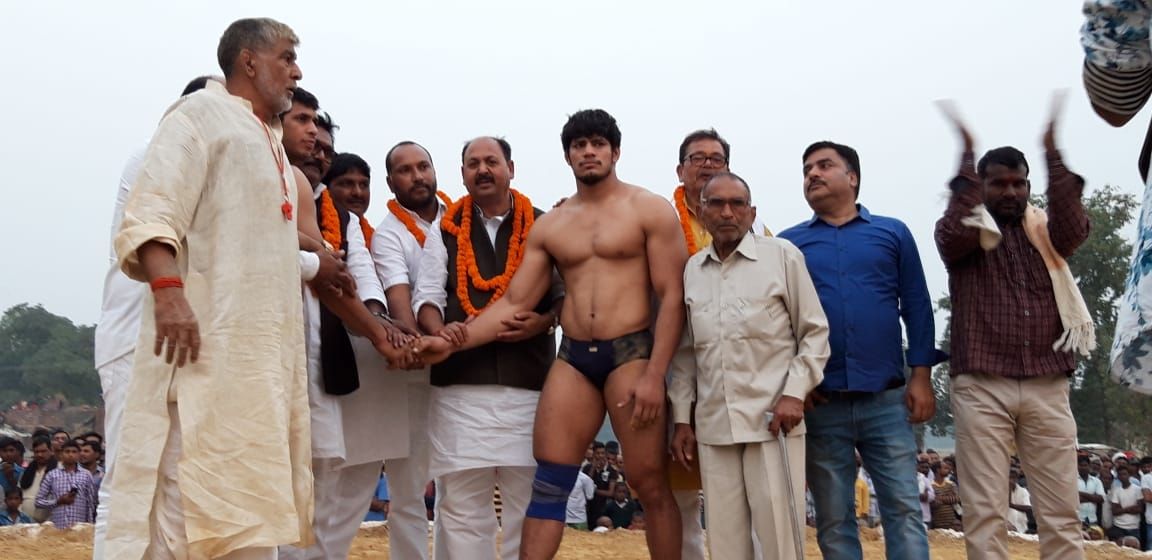 प्रदेश स्तरीय कुश्ती प्रतियोगिता में प्रमुख प्रशांत सिंह को सम्मानित किया गया