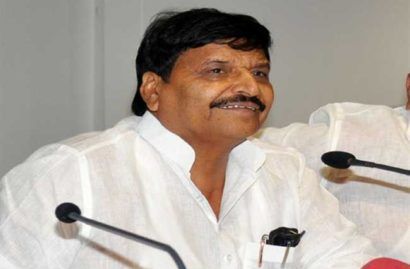 लखनऊ : बुधवार रात राजधानी के ठाकुरगंज इलाके में बेख़ौफ़ बदमाशों ने दो सगे भाइयों इमरान (20) व अरमान (18) को गोली से उड़ा दिया था आज परिवार को ढाढस बांधने. शिवपाल यादव  पहुंच रहे हैं।