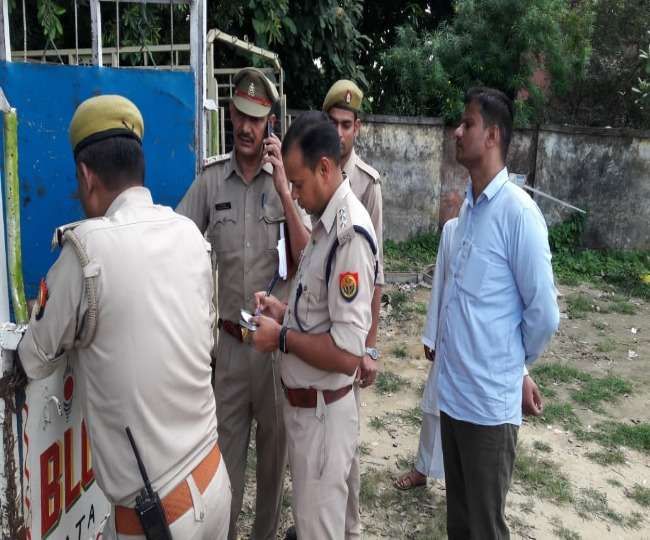 दुकान पर बैठी महिला को युवक ने मारी गोली, फिर खुद को भी उड़ाया दुकान पर बैठी महिला को युवक ने मारी गोली, फिर खुद को भी उड़ाया