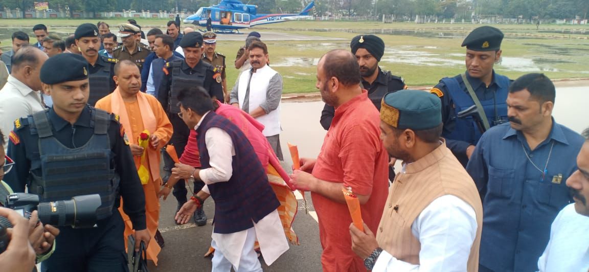 वाराणसी पहुंचे मुख्यमंत्री, शहर में निर्माणाधीन परियोजनाओं का करेंगे स्थलीय निरीक्षण वाराणसी पहुंचे मुख्यमंत्री, शहर में निर्माणाधीन परियोजनाओं का करेंगे स्थलीय निरीक्षण
