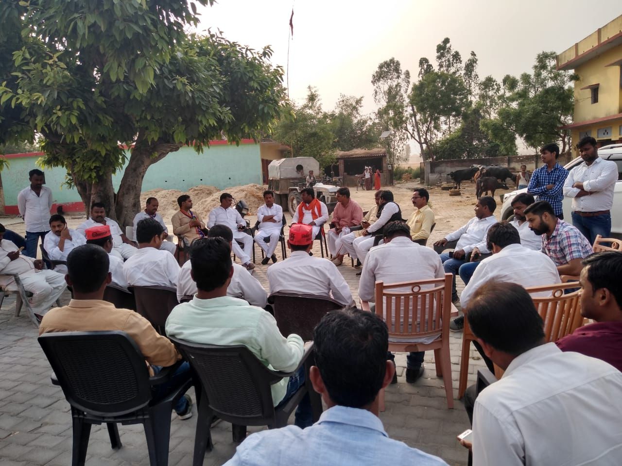 बीजेपी प्रत्याशी इंजीनियर प्रवीण निषाद की जिले में इंट्री, कार्यकर्ताओं ने किया स्वागत.. बीजेपी प्रत्याशी इंजीनियर प्रवीण निषाद की जिले में इंट्री, कार्यकर्ताओं ने किया स्वागत..