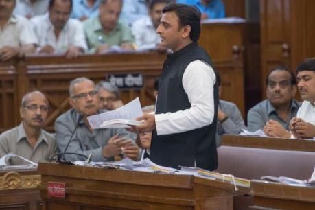 सरकार ने 55 लाख महिलाओं से पेंशन छीनी है. योजनाओं से समाजवादी शब्द हटाया, संविधान से कैसे हटाएंगे सरकार ने 55 लाख महिलाओं से पेंशन छीनी है. योजनाओं से समाजवादी शब्द हटाया, संविधान से कैसे हटाएंगे