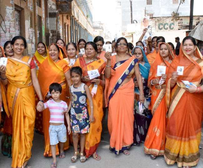 उत्तर प्रदेश: छठे चरण में 14 संसदीय क्षेत्रों में कुल 54.12 फीसद मतदान उत्तर प्रदेश: छठे चरण में 14 संसदीय क्षेत्रों में कुल 54.12 फीसद मतदान