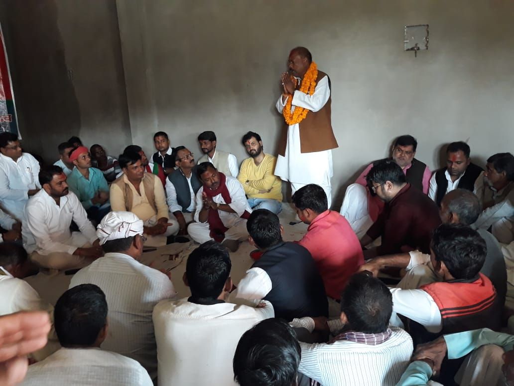 सपा कार्यालय पर होली मिलन समारोह का आयोजन