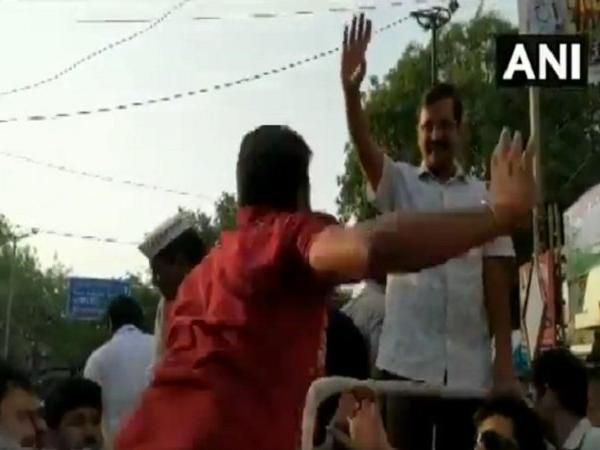 केजरीवाल को थप्पड़ मारने वाला निकला AAP का समर्थक, पुलिस पूछताछ में हुए अहम खुलासे