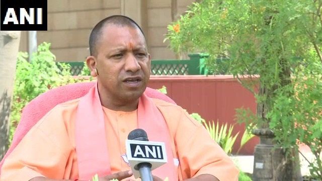 EC की नोटिस पर CM योगी ..तो क्या मंच का इस्तेमाल भजन करने के लिए करें EC की नोटिस पर CM योगी ..तो क्या मंच का इस्तेमाल भजन करने के लिए करें