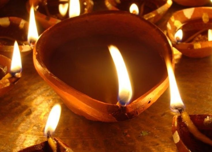 दीपावली : सार्वभौमिक सर्वकालिक  प्रकाश का महा उत्सव