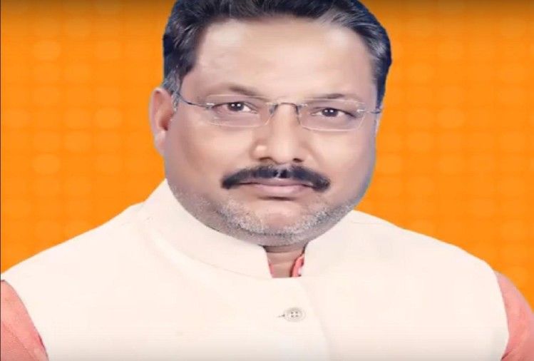 कुशीनगर। बीजेपी विधायक ने अपनी सरकार से बिजली की लचर व्यवस्था को दुरुस्त करने की गुहार लगाई कुशीनगर। बीजेपी विधायक ने अपनी सरकार से बिजली की लचर व्यवस्था को दुरुस्त करने की गुहार लगाई