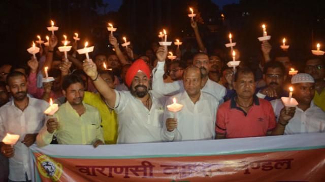GST के खिलाफ आज बनारस बंद, 150 से ज्यादा व्यापार मंडलों का समर्थन GST के खिलाफ आज बनारस बंद, 150 से ज्यादा व्यापार मंडलों का समर्थन