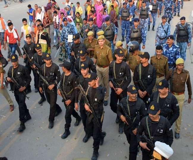 आतंकी इनपुट के बाद अयोध्या में एटीएस ने संभाली कमान, पैरामिलिट्री फोर्स की निगरानी में प्रमुख मंदिर आतंकी इनपुट के बाद अयोध्या में एटीएस ने संभाली कमान, पैरामिलिट्री फोर्स की निगरानी में प्रमुख मंदिर