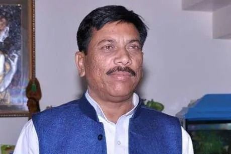पराली जलाने पर सपा MLC घनश्याम सिंह लोधी पर केस दर्ज पराली जलाने पर सपा MLC घनश्याम सिंह लोधी पर केस दर्ज