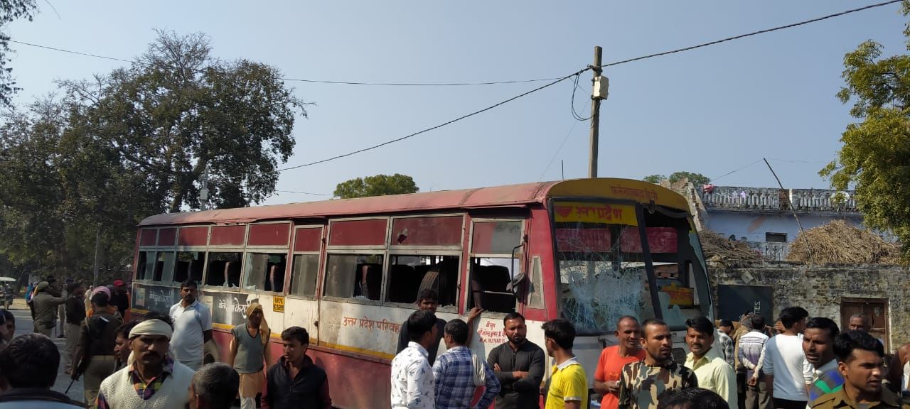 बस ने साइकिल सवार को रौंदा, परिजनों ने जम कर काटा हंगामा