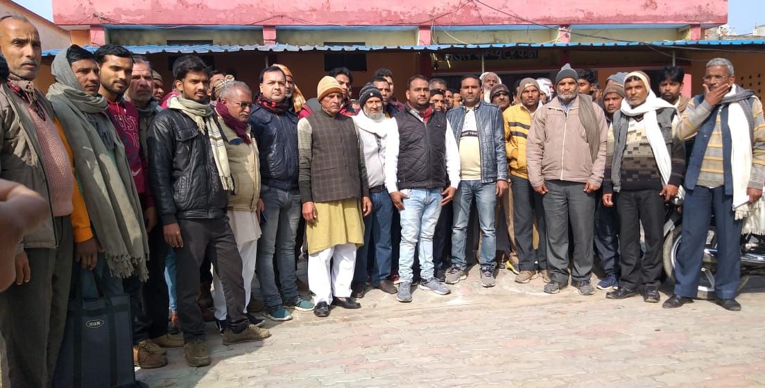 मांगों को लेकर तहसील पर गरजे राशन डीलर