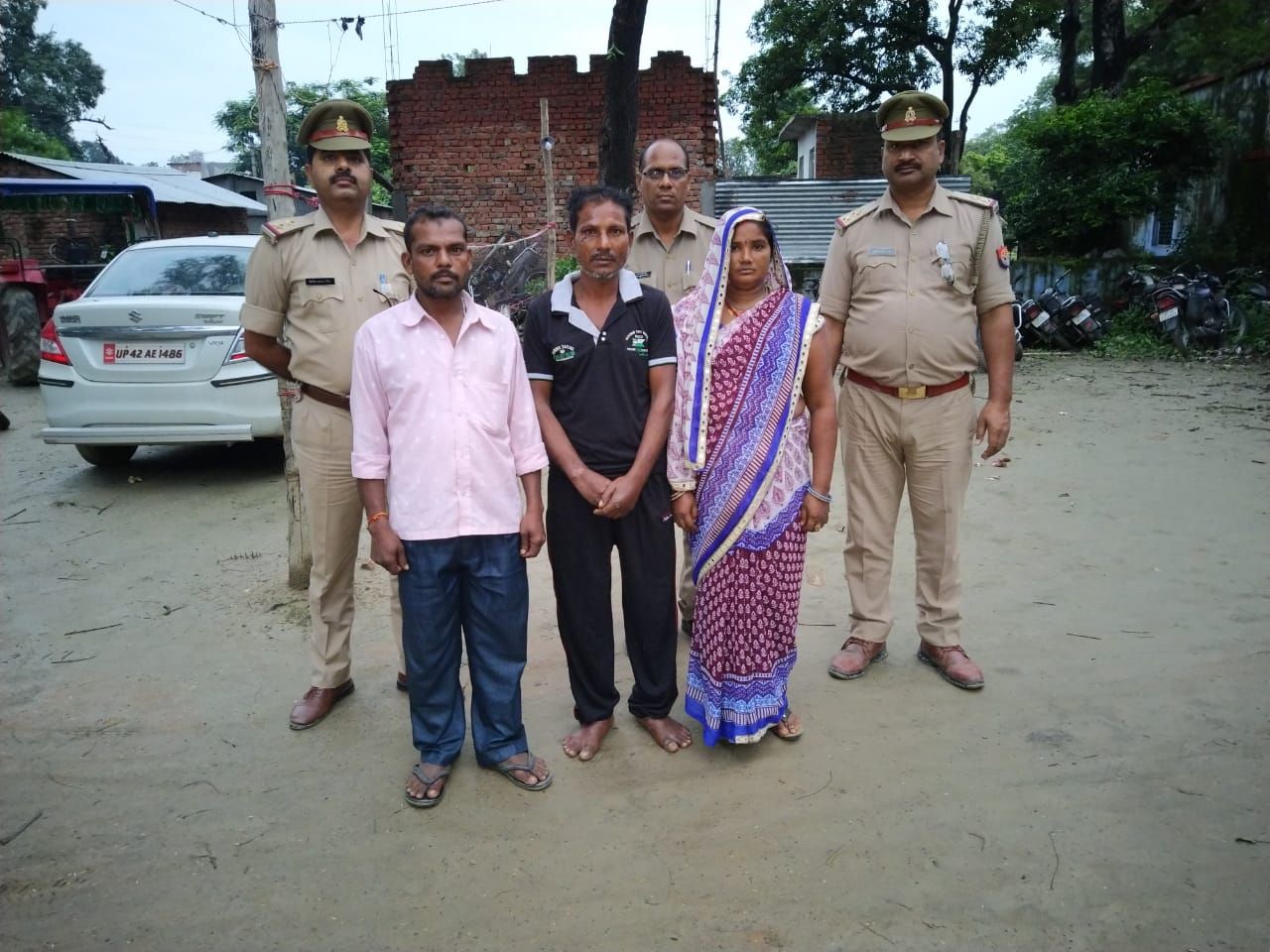 सराहनीय कार्य, पुलिस ने बिछुड़े पति से पत्नी को मिलवाया सराहनीय कार्य, पुलिस ने बिछुड़े पति से पत्नी को मिलवाया