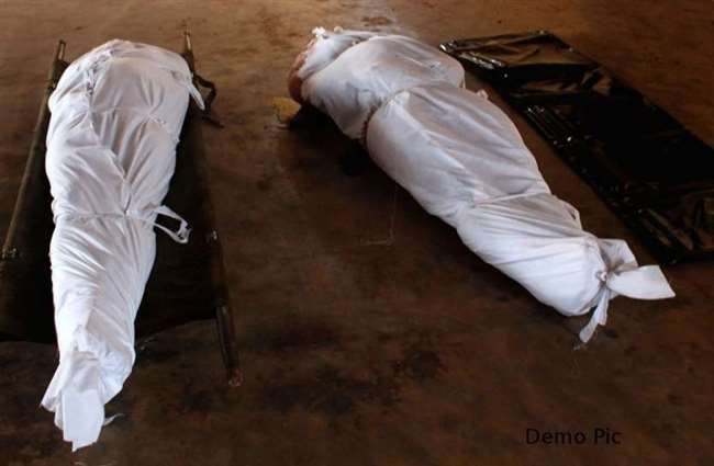 बिस्तर पर मिले दो सगे भाइयों के शव, पुलिस के लिए बने पहेली