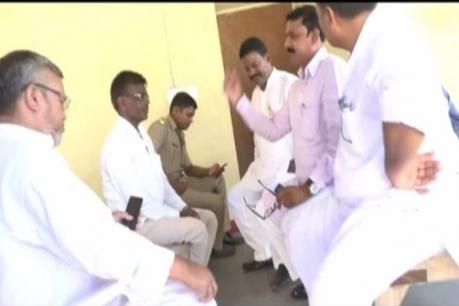 कुशीनगर: बसपा नेता हरेंद्र गौतम के खिलाफ गैंगरेप का केस दर्ज कुशीनगर: बसपा नेता हरेंद्र गौतम के खिलाफ गैंगरेप का केस दर्ज