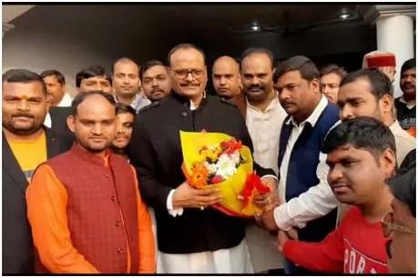 थाना बेचती थी सपा सरकार, पार्टी कार्यालय में बनती थी डकैती की योजना :कानून मंत्री