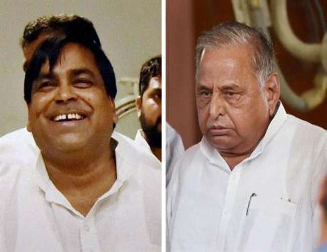 गायत्री प्रजापति से मिलने जेल गए मुलायम सिंह को मिलने की इजाजत नहीं मिली गायत्री प्रजापति से मिलने जेल गए मुलायम सिंह को मिलने की इजाजत नहीं मिली