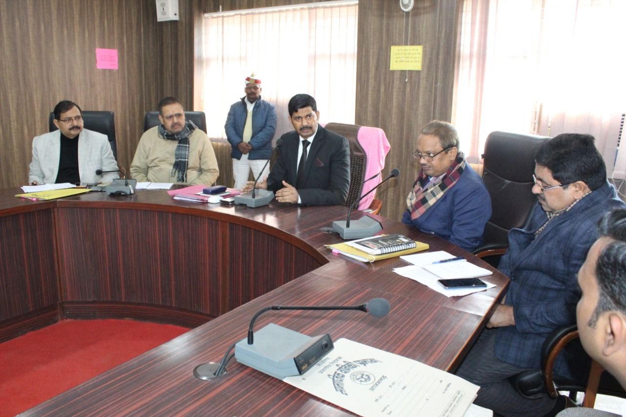 यूपी दिवस के अवसर पर कार्यक्रमों को आयोजित कराने के संबंध में बैठक संपन्न
