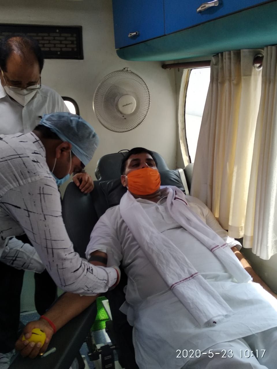 रक्तदान शिविर में 115 भाजपा कार्यकर्ताओं पदाधिकारियों ने रक्तदान किया रक्तदान शिविर में 115 भाजपा कार्यकर्ताओं पदाधिकारियों ने रक्तदान किया