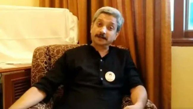 राहुल गांधी पर टिप्पणी करना महंगा पड़ा मुंबई यूनिवर्सिटी के प्रोफेसर को