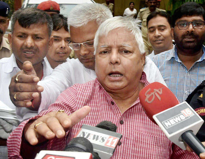 राजनीति के पलटूराम हैं नीतीश, उनका आदर्शवाद झूठा: लालू राजनीति के पलटूराम हैं नीतीश, उनका आदर्शवाद झूठा: लालू
