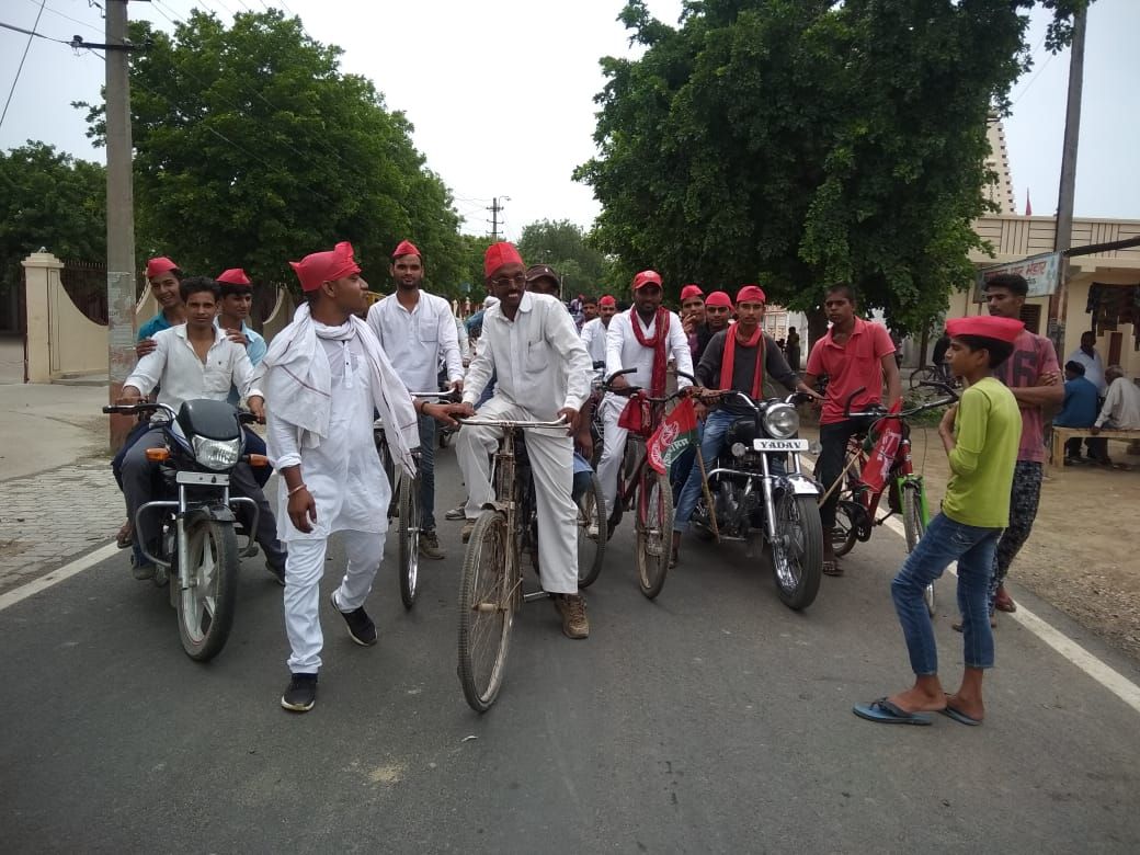 पूर्वांचल में धूमधाम से मनाया गया अखिलेश यादव का जन्मदिन...कौशाम्बी में साइकिल रैली का आयोजन किया गया