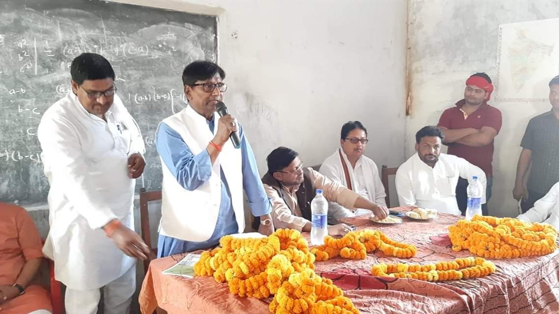 मछलीशहर लोकसभा से गठबंधन प्रत्याशी टी. राम ने कार्यकर्ताओं के साथ झोंकी ताकत, की नुक्कड़सभाएं