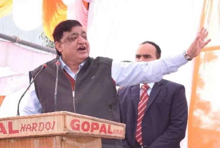 जनता हजरतगंज में आजम खां से जूते साफ कराएगी -नरेश अग्रवाल जनता हजरतगंज में आजम खां से जूते साफ कराएगी -नरेश अग्रवाल