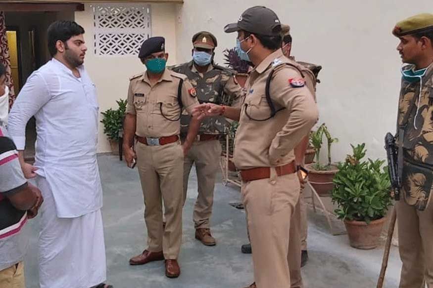 प्रयागराज: फरार बेटे व भाई की तलाश में बाहुबली पूर्व सांसद अतीक अहमद के घर छापेमारी