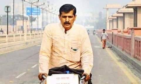 प्रोफेसर डॉ योगेंद्र यादव की ऐतिहासिक साइकिल यात्रा का हुआ समापन, सायकिल को मिला म्यूजियम में स्थान प्रोफेसर डॉ योगेंद्र यादव की ऐतिहासिक साइकिल यात्रा का हुआ समापन, सायकिल को मिला म्यूजियम में स्थान