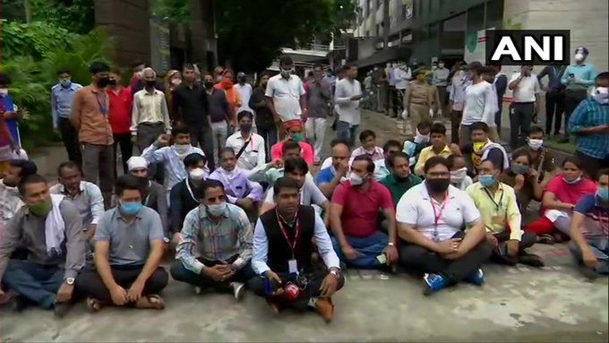 गाजियाबादः पत्रकार विक्रम जोशी की हत्या के विरोध में पत्रकारों का प्रदर्शन।