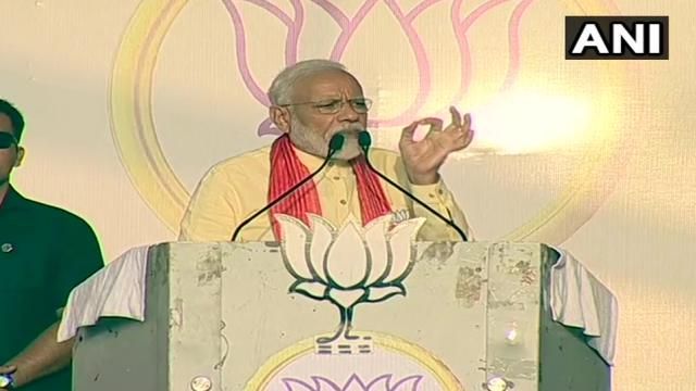 बंगाल रैली में पीएम मोदी ने दिए नारे :बूथ-बूथ से TMC साफ, चुपचाप कमलछाप बंगाल रैली में पीएम मोदी ने दिए नारे :बूथ-बूथ से TMC साफ, चुपचाप कमलछाप