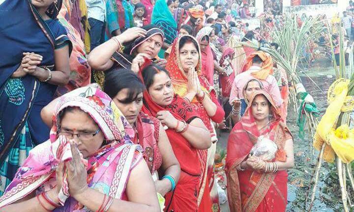 विधायक डॉ.लीना तिवारी ने छठ व्रतियों के बीच किया छठ पूजन-जेपी यादव विधायक डॉ.लीना तिवारी ने छठ व्रतियों के बीच किया छठ पूजन-जेपी यादव