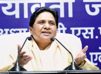 मायावती खिसकते जनाधार को एकजुट करने की कवायत में, रैलियां,सभाएं कर माहौल बनाने की तैयारी मायावती खिसकते जनाधार को एकजुट करने की कवायत में, रैलियां,सभाएं कर माहौल बनाने की तैयारी
