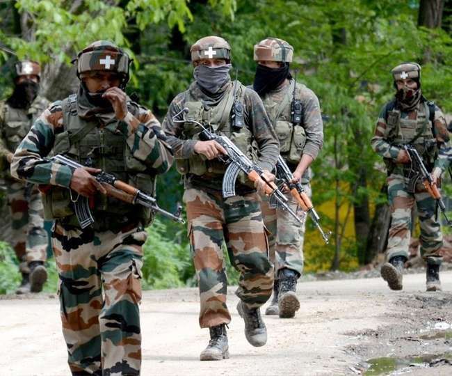 J-K: आतंकियों के निशाने पर स्कूल, एग्जाम से एक दिन पहले इमारत फूंकी