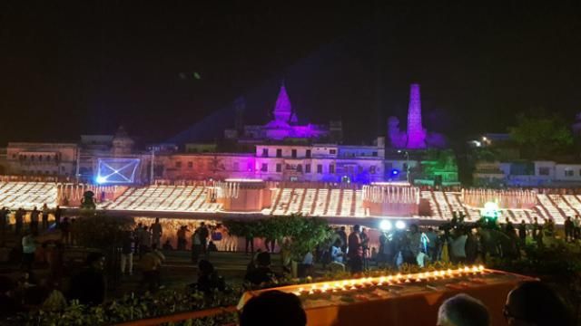 अयोध्या में ऐतिहासिक दिवाली: 2 लाख दीप जलाकर बनाया गया विश्व रिकॉर्ड