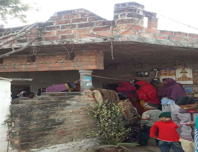 लखनऊ पुलिस को डकैतों की खुली चुनौती, चार दिन में तीन डकैतियां लखनऊ पुलिस को डकैतों की खुली चुनौती, चार दिन में तीन डकैतियां