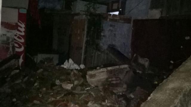 कानपुर में देर रात भरभराकर गिरा जर्जर मकान कानपुर में देर रात भरभराकर गिरा जर्जर मकान