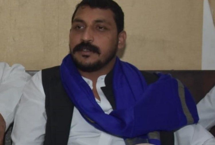 चंद्रशेखर आज करेंगे पार्टी की घोषणा, नजरें दलित, मुस्लिम और पिछड़ों के गठजोड़ पर होगी चंद्रशेखर आज करेंगे पार्टी की घोषणा, नजरें दलित, मुस्लिम और पिछड़ों के गठजोड़ पर होगी