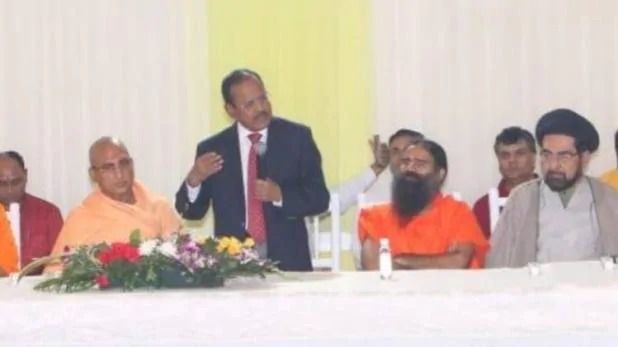 लगातार दूसरे दिन हिंदू-मुस्लिम धर्मगुरुओं से मिले NSA डोभाल लगातार दूसरे दिन हिंदू-मुस्लिम धर्मगुरुओं से मिले NSA डोभाल