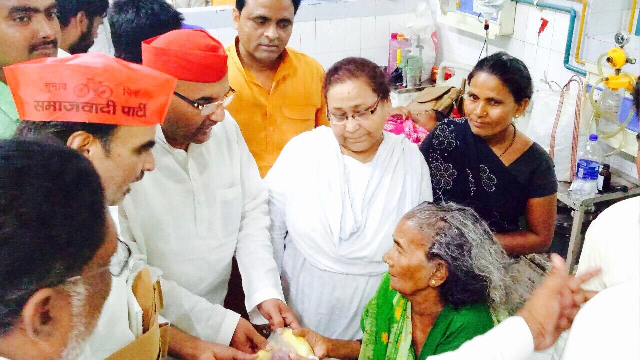 पूर्व मंत्री ललई यादव ने धूमधाम से मनाया अखिलेश यादव का जन्मदिन