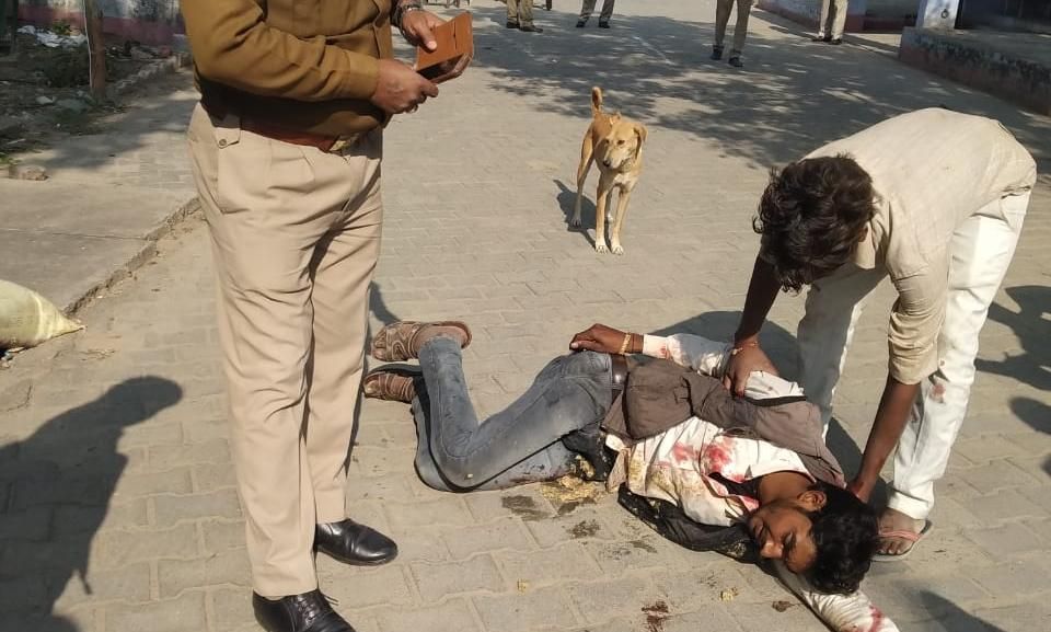 जमीनी रंजिश के चलते मारी गोली, हालत चिंताजनक जमीनी रंजिश के चलते मारी गोली, हालत चिंताजनक