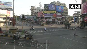 महाराष्ट्रः लॉकडाउन के आदेश के बाद नागपुर में सुनसान सड़कें और मार्केट