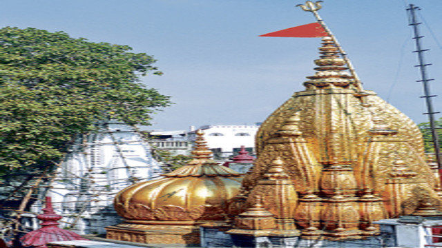 वाराणसी-सावन का तीसरा सोमवार आज,काशी के मंदिरों में उमड़ा भक्तों का हुजूम,कांवड़ियों ने बाबा विश्वनाथ का किया जलाभिषेक वाराणसी-सावन का तीसरा सोमवार आज,काशी के मंदिरों में उमड़ा भक्तों का हुजूम,कांवड़ियों ने बाबा विश्वनाथ का किया जलाभिषेक