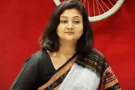 सपा की प्रत्याशी शालिनी होंगी या तेज बहादुर, कल 11 बजे होगा फैसला! सपा की प्रत्याशी शालिनी होंगी या तेज बहादुर, कल 11 बजे होगा फैसला!