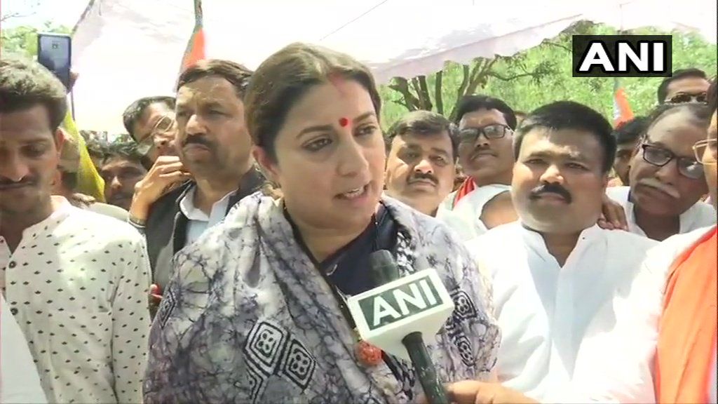 जयाप्रदा पर आजम खां की अभद्र टिप्पणी पर भड़कीं स्मृति ईरानी