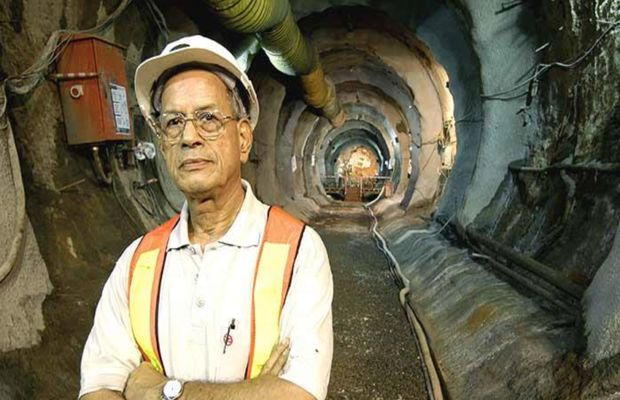 योगी के पास इस्तीफा लेकर गए मेट्रो मैन, सीएम ने और काम देकर विदा किया योगी के पास इस्तीफा लेकर गए मेट्रो मैन, सीएम ने और काम देकर विदा किया